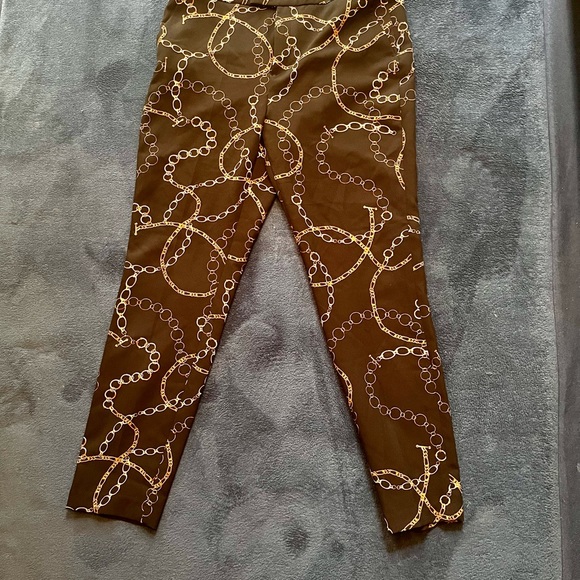 New Zara black pants with gold chain pattern
size 10 - Picture 3 of 8
